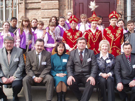Члены жюри и победители конкурса оркестр г. Карабаш